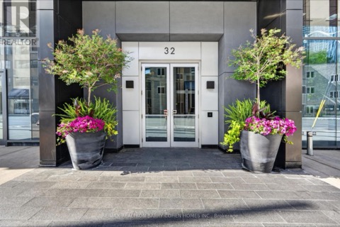 Main entrance at 32 Davenport Road